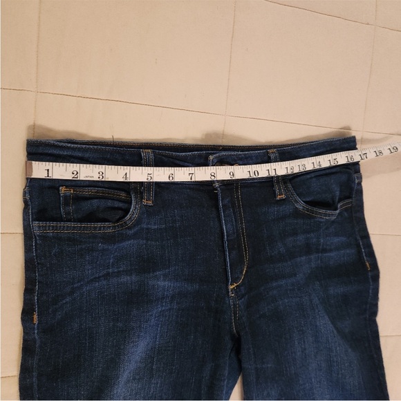 JOE'S Women's Jeans Curvy Bootcut Denim, Rikki Color Size 31, EUC Whisker Detail - Picture 3 of 6